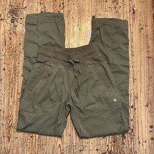 EUC Lululemon Dance Pants
